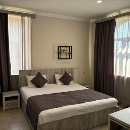 Hotel Menua Yerevan Bagian luar foto