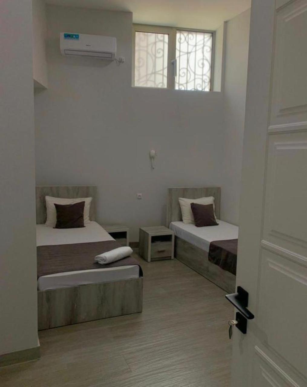 Hotel Menua Yerevan Ruang foto