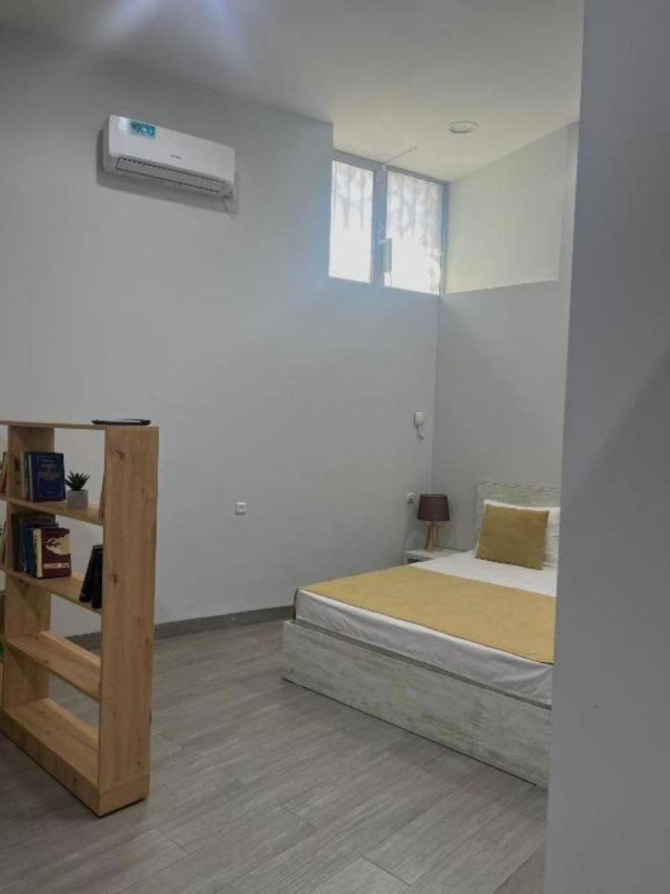 Hotel Menua Yerevan Bagian luar foto