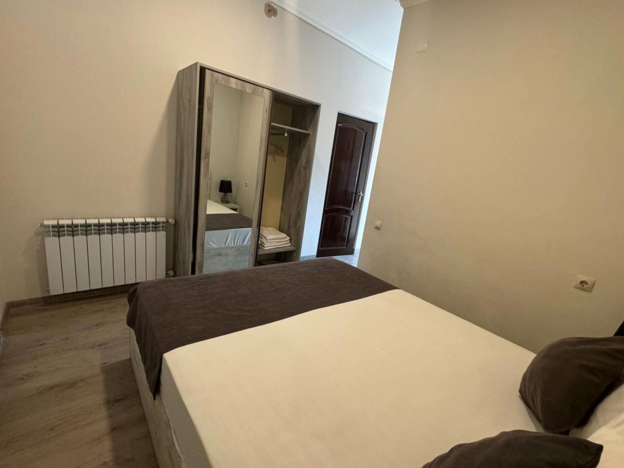 Hotel Menua Yerevan Bagian luar foto