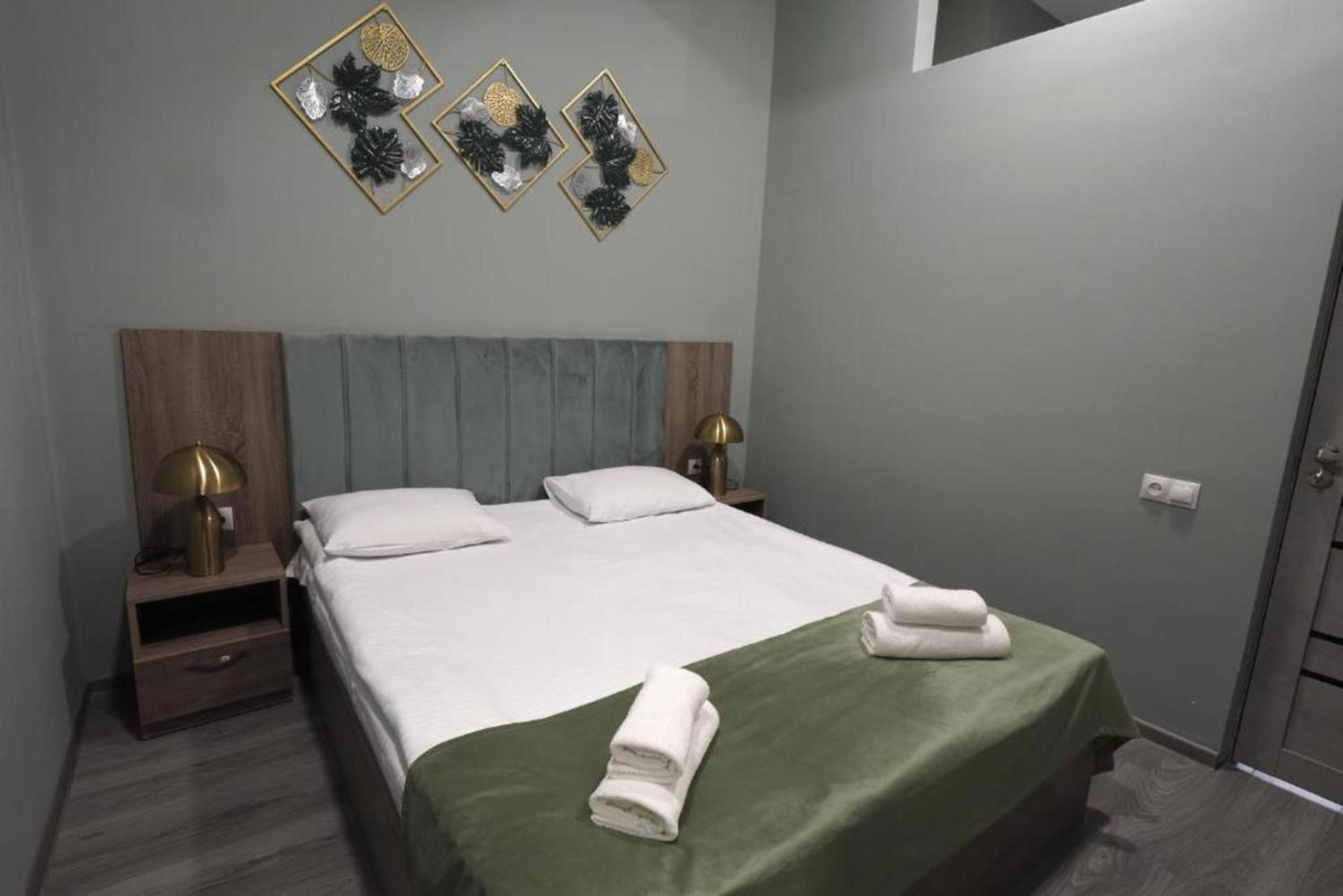 Hotel Menua Yerevan Ruang foto