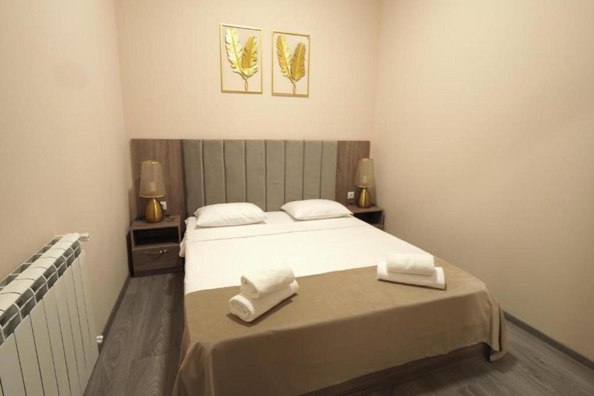 Hotel Menua Yerevan Ruang foto