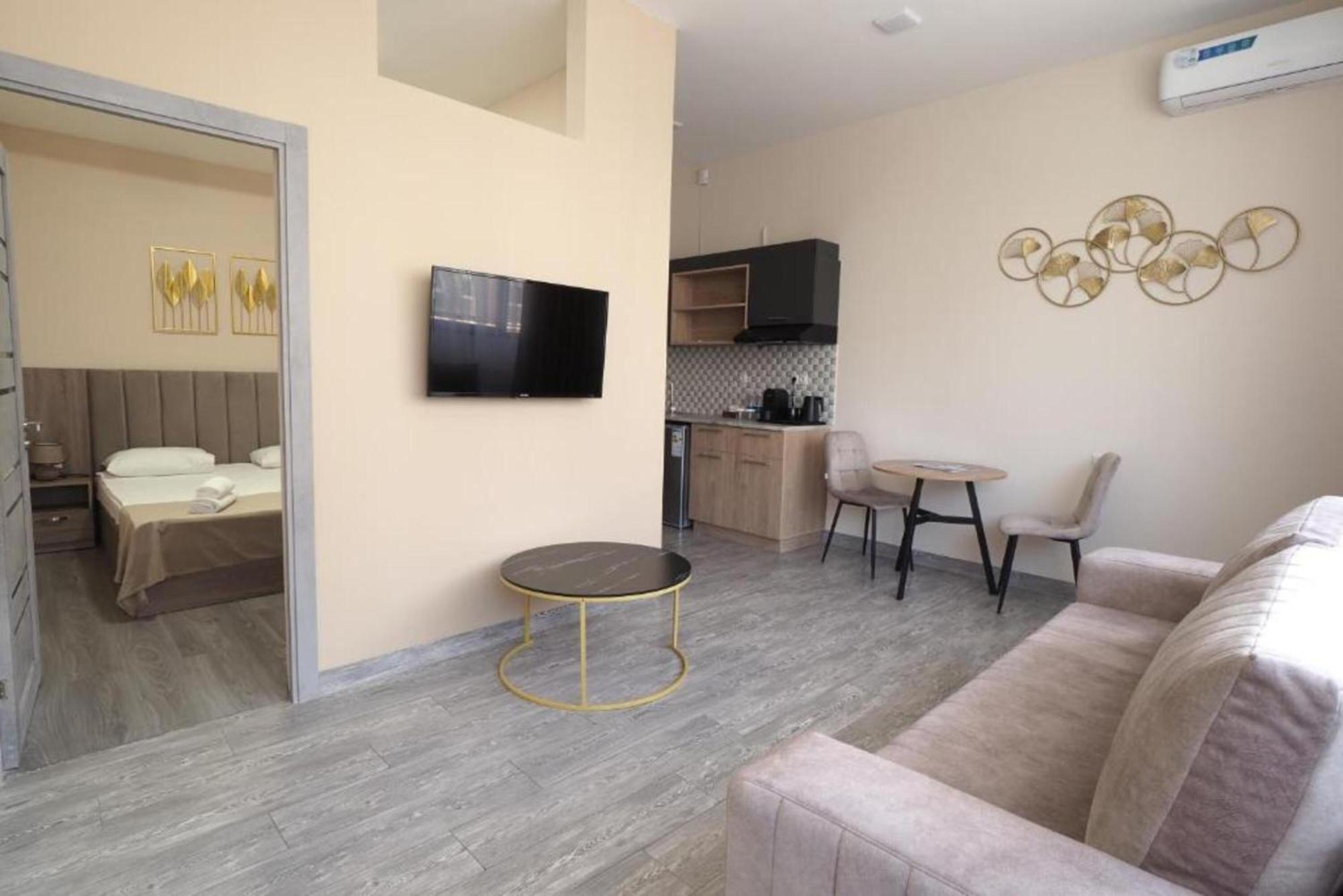 Hotel Menua Yerevan Ruang foto